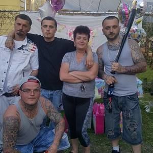 Meet your Posher, Izzy